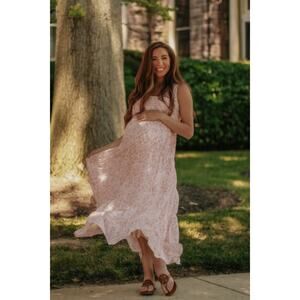 Kindred Bravely Magnolia Tiered Nursing Maternity Maxi Dress Pink Floral Size L